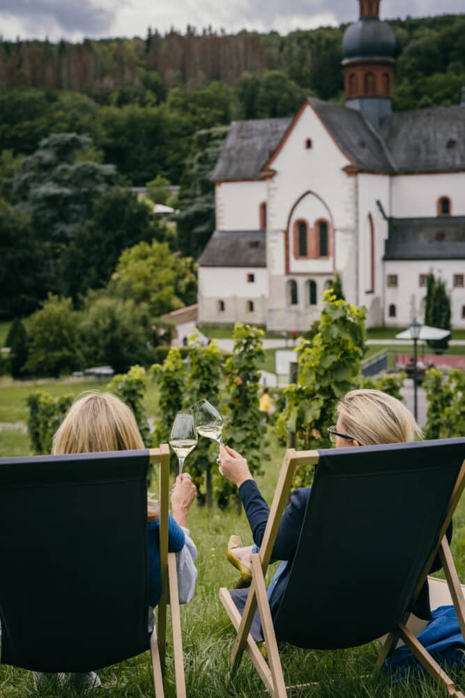 FairChoice- Kloster Eberbach - Picknick vor der Vinothek im Kloster