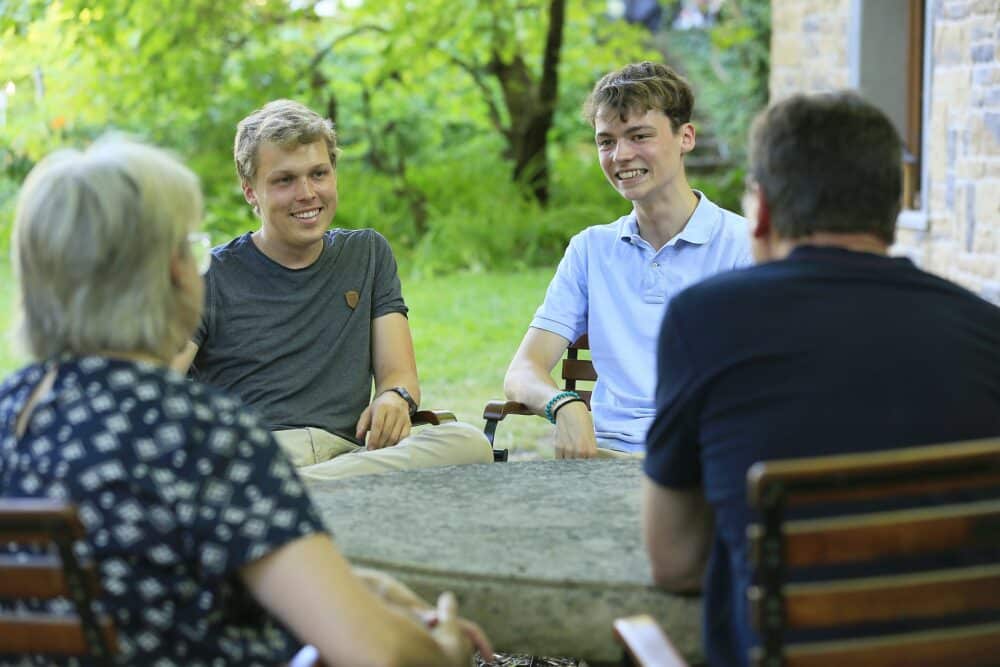 FairChoice - Weingut Wohlgemuth Schnürr Familie_Steintisch